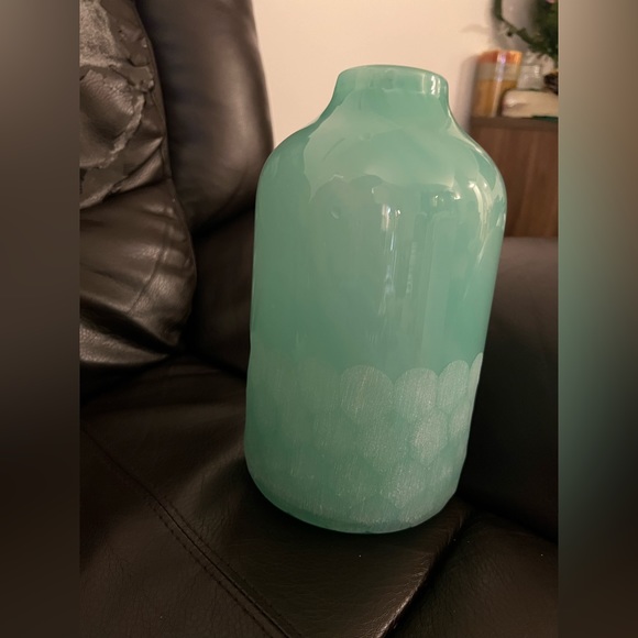 Large Honeycomb Vase - Picture 3 of 8